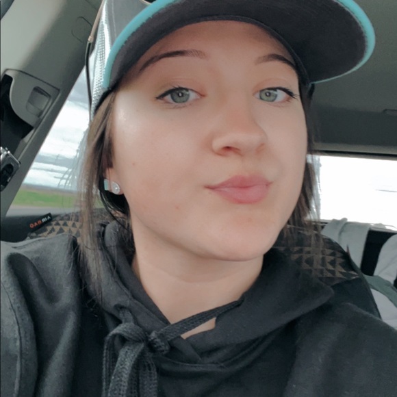 Meet your Posher, Paige - Picture 4 of 6